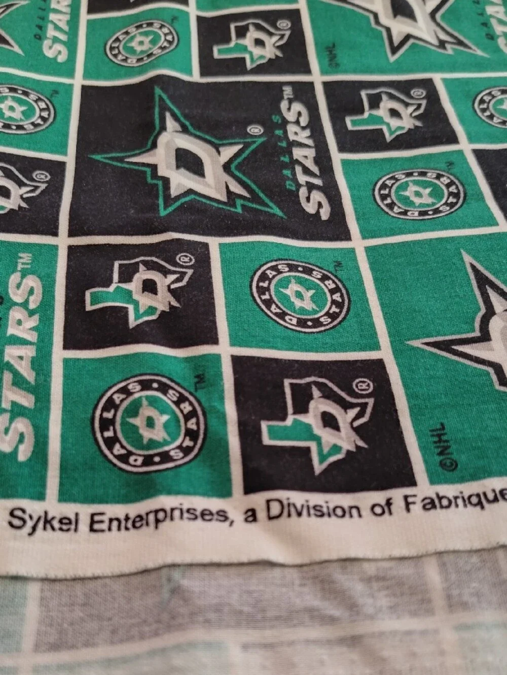 NHL Dallas Stars Fabric - Green and Black - 1 Yard